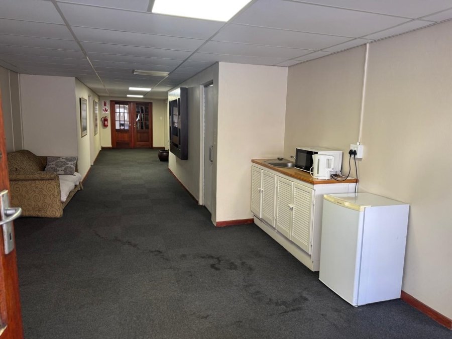 To Let Commercial Property for Rent in Randjespark Gauteng