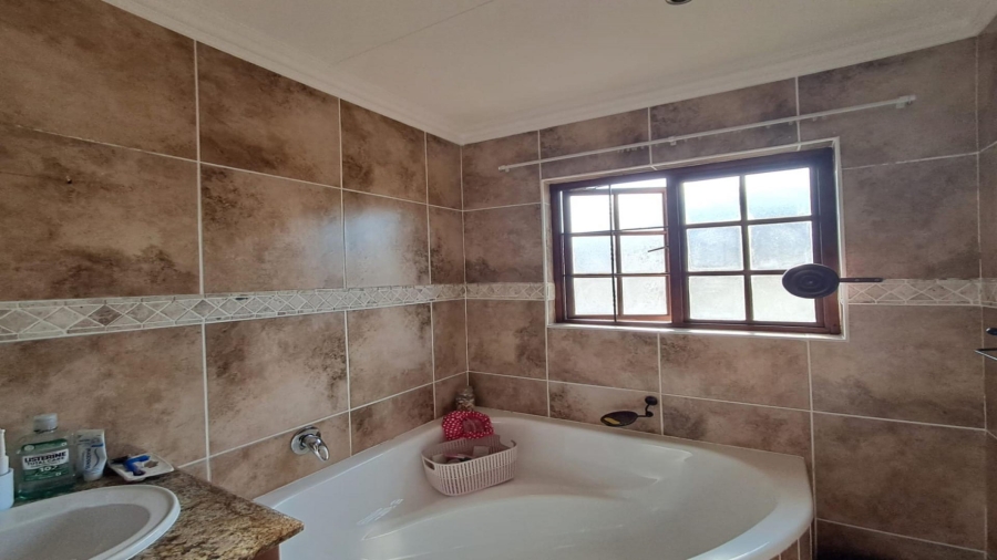 3 Bedroom Property for Sale in Noordwyk Gauteng