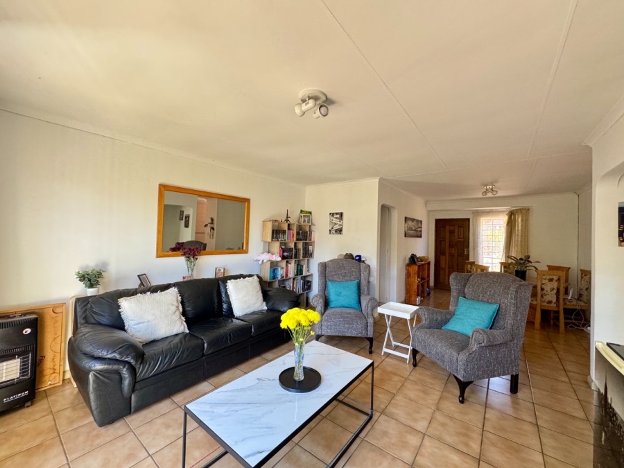 3 Bedroom Property for Sale in Die Hoewes Gauteng