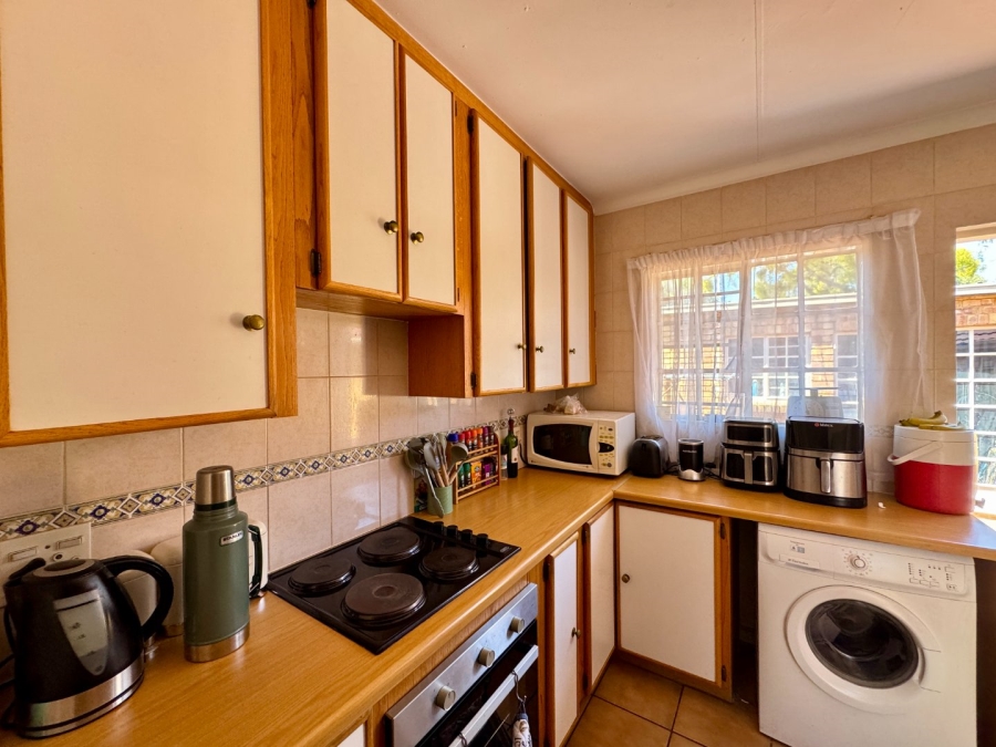 3 Bedroom Property for Sale in Die Hoewes Gauteng