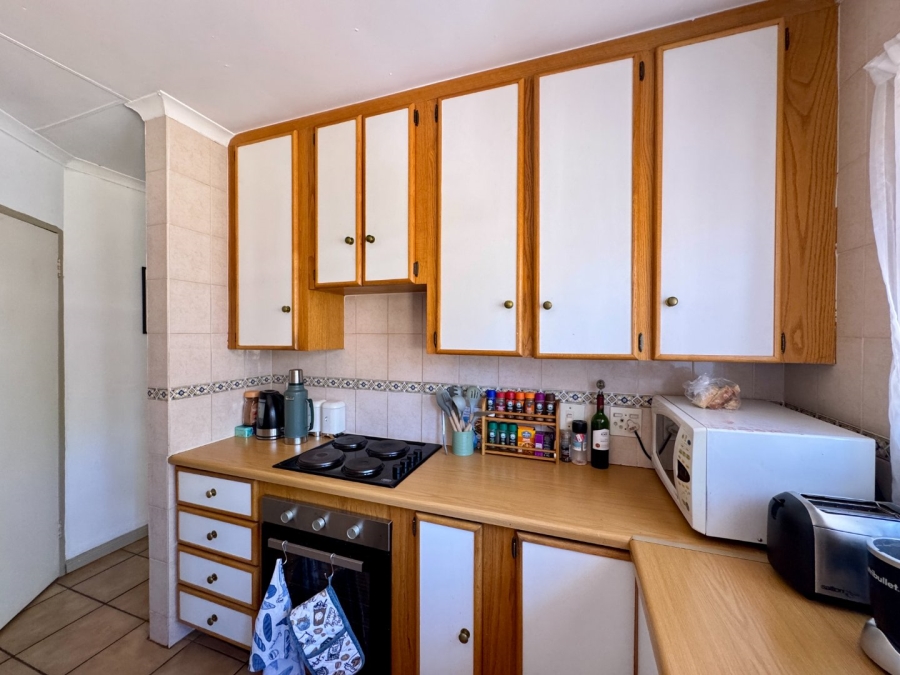 3 Bedroom Property for Sale in Die Hoewes Gauteng