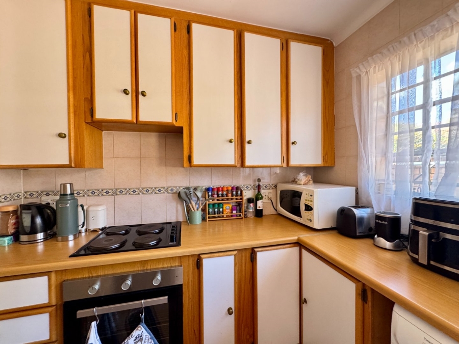 3 Bedroom Property for Sale in Die Hoewes Gauteng