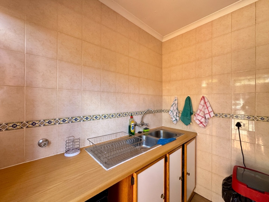 3 Bedroom Property for Sale in Die Hoewes Gauteng