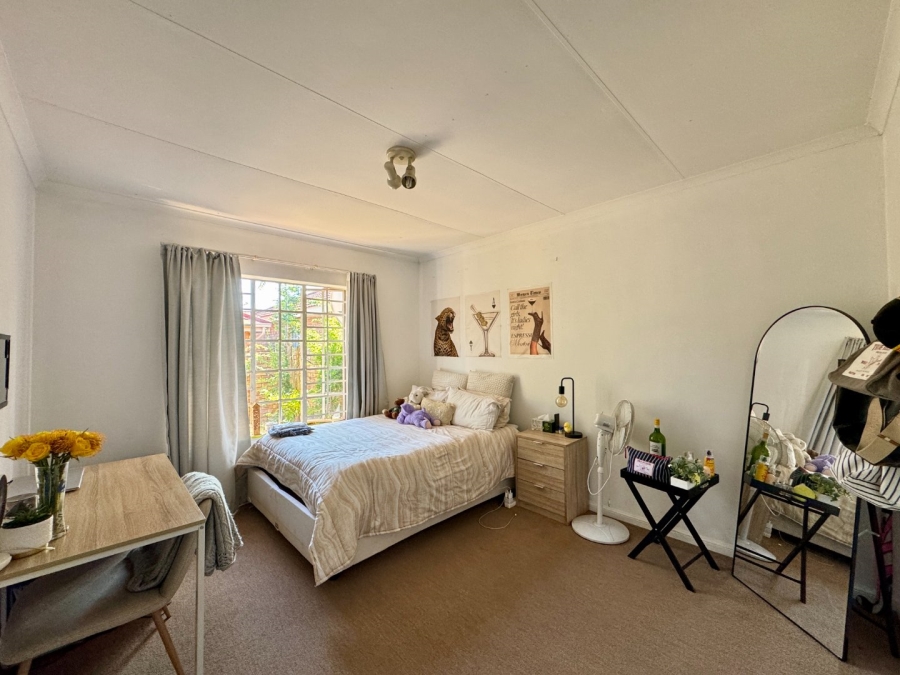 3 Bedroom Property for Sale in Die Hoewes Gauteng
