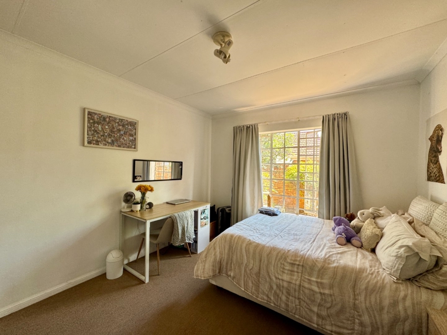 3 Bedroom Property for Sale in Die Hoewes Gauteng