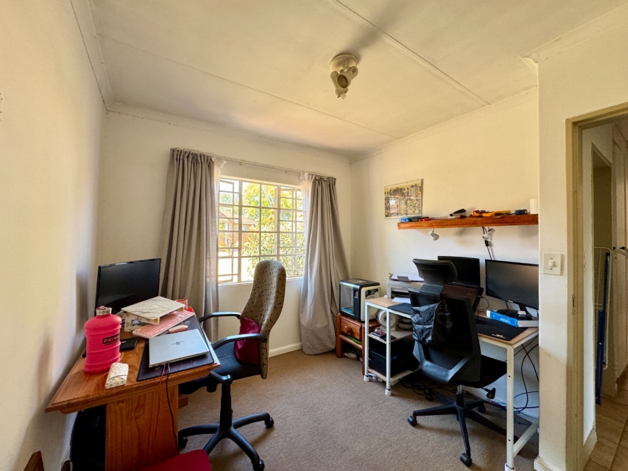 3 Bedroom Property for Sale in Die Hoewes Gauteng