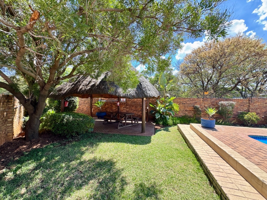 3 Bedroom Property for Sale in Die Hoewes Gauteng
