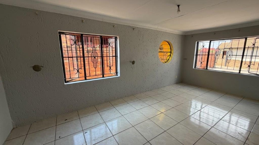 2 Bedroom Property for Sale in Soshanguve WW Gauteng
