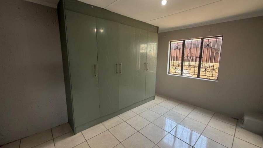 2 Bedroom Property for Sale in Soshanguve WW Gauteng