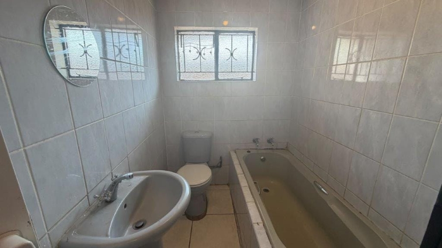 2 Bedroom Property for Sale in Soshanguve WW Gauteng