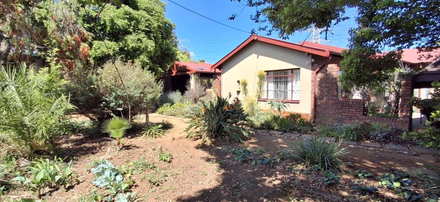 4 Bedroom Property for Sale in Kwaggasrand Gauteng
