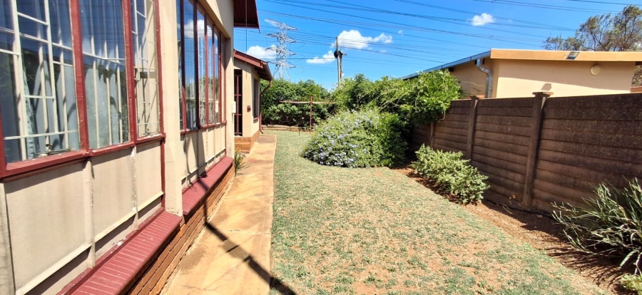 4 Bedroom Property for Sale in Kwaggasrand Gauteng