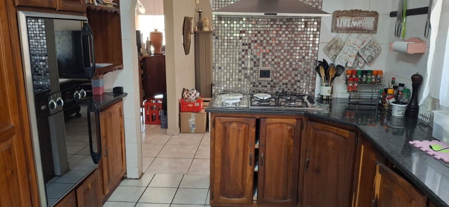4 Bedroom Property for Sale in Kwaggasrand Gauteng