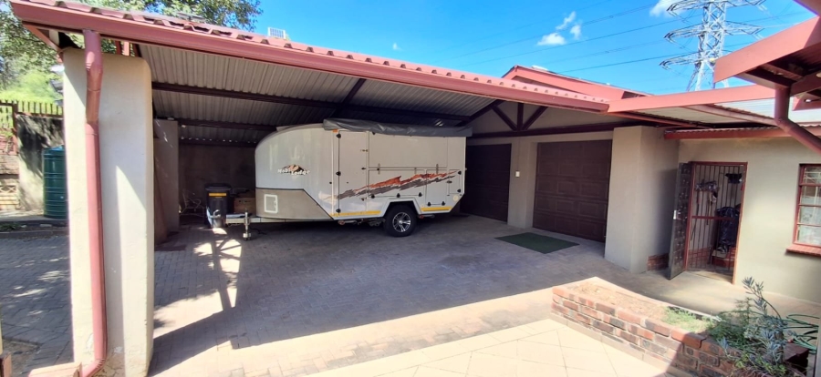 4 Bedroom Property for Sale in Kwaggasrand Gauteng