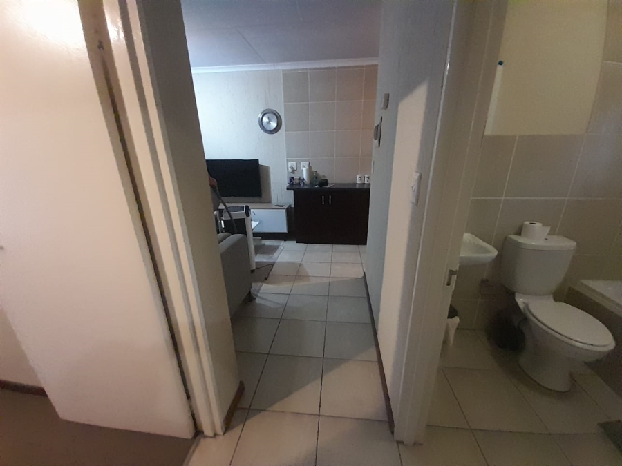 2 Bedroom Property for Sale in Ormonde View Gauteng