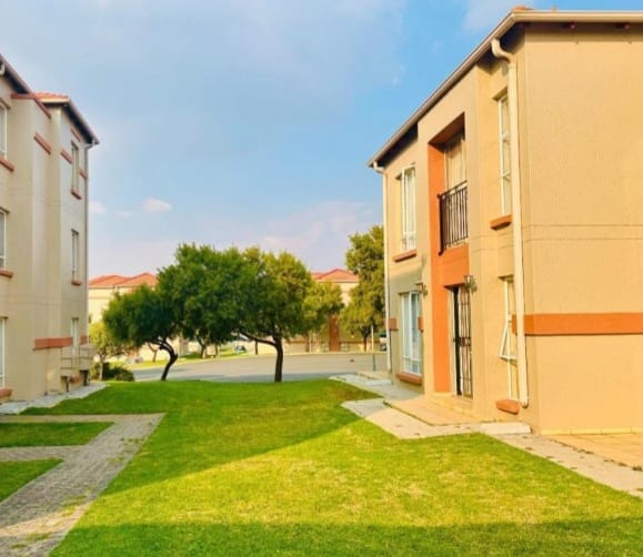 2 Bedroom Property for Sale in Ormonde View Gauteng