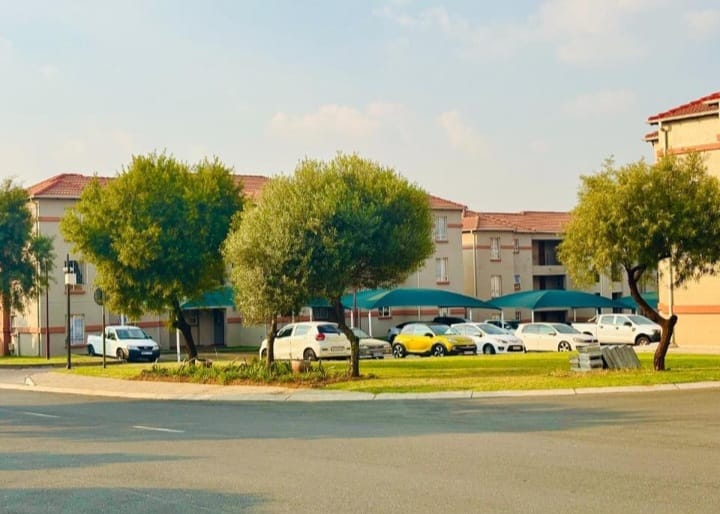 2 Bedroom Property for Sale in Ormonde View Gauteng