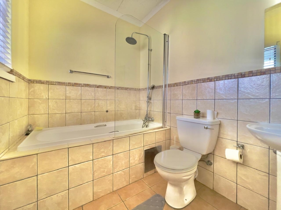 To Let 2 Bedroom Property for Rent in Noordwyk Gauteng