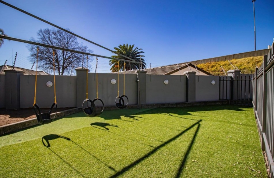 2 Bedroom Property for Sale in Bedfordview Gauteng