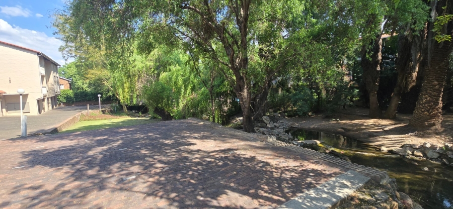 2 Bedroom Property for Sale in South Crest Gauteng