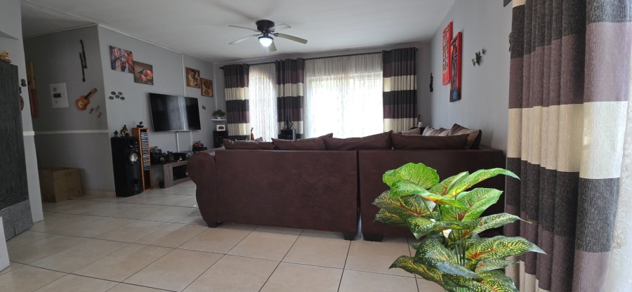 2 Bedroom Property for Sale in South Crest Gauteng