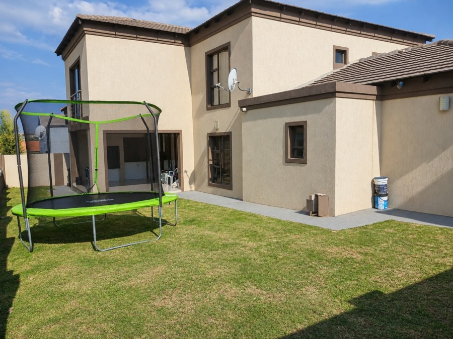 3 Bedroom Property for Sale in Blue Valley Golf Estate Gauteng