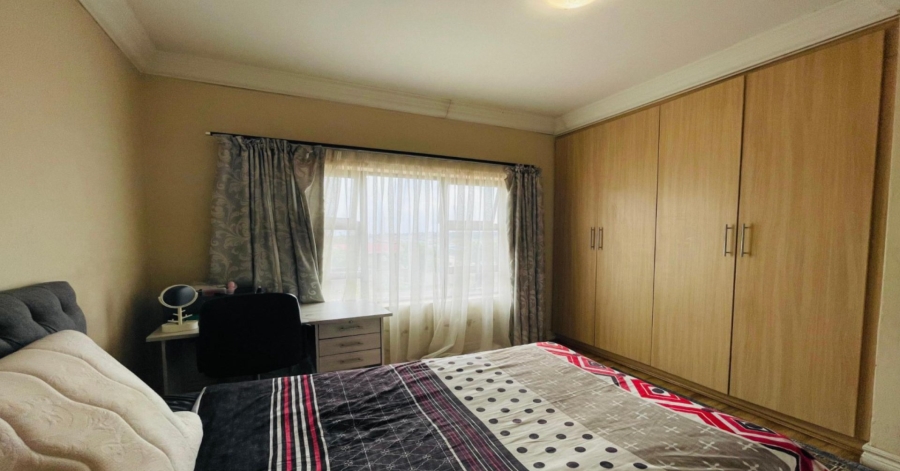 4 Bedroom Property for Sale in Crescent Wood Country Estate Gauteng