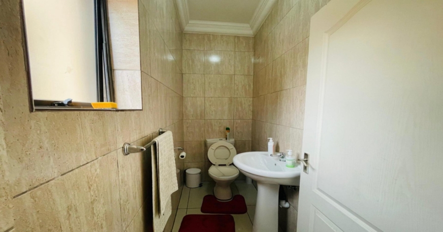 4 Bedroom Property for Sale in Crescent Wood Country Estate Gauteng