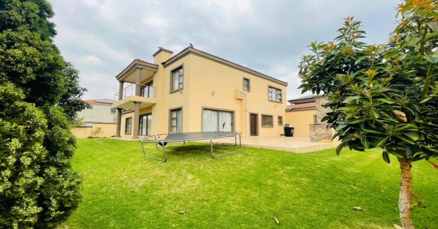4 Bedroom Property for Sale in Crescent Wood Country Estate Gauteng