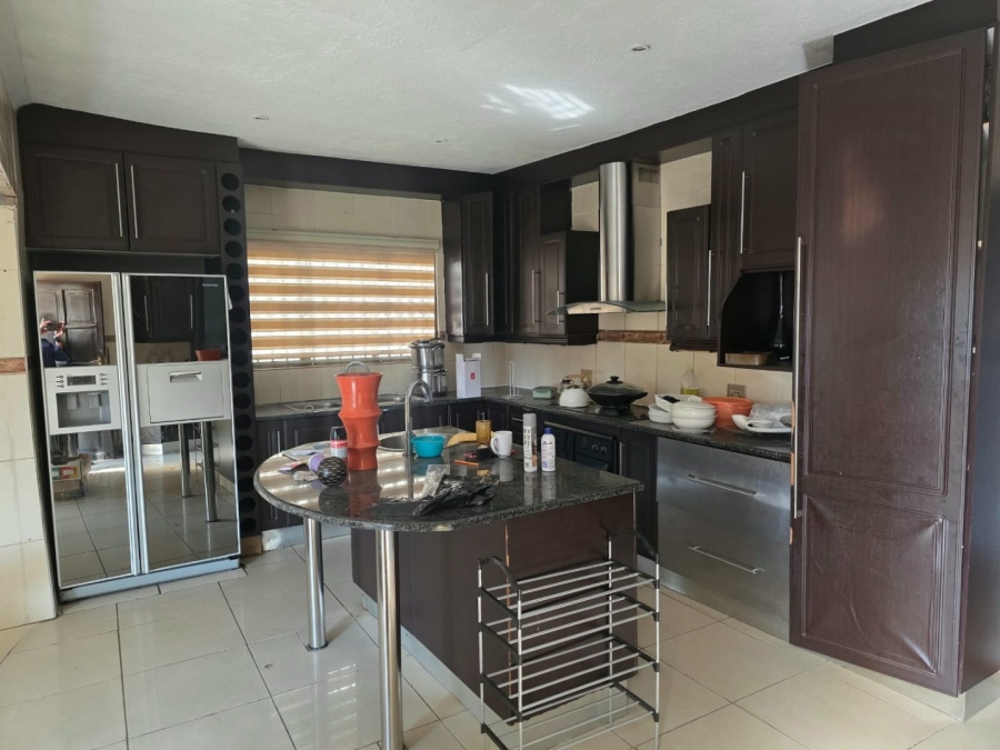 5 Bedroom Property for Sale in Kwaggasrand Gauteng