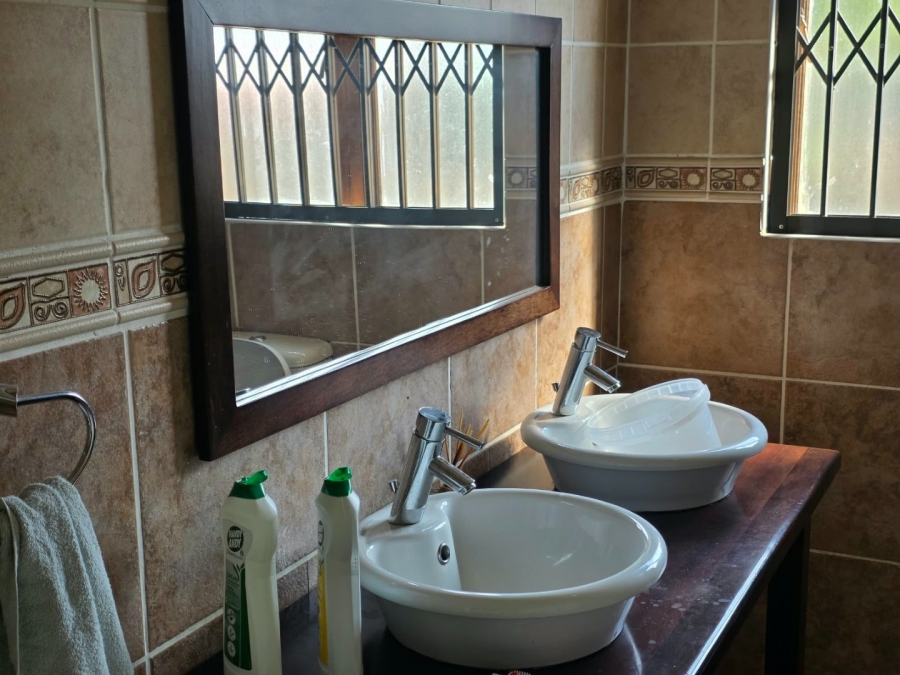 5 Bedroom Property for Sale in Kwaggasrand Gauteng