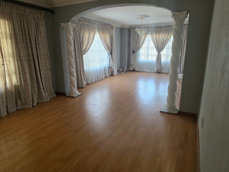 5 Bedroom Property for Sale in Kwaggasrand Gauteng