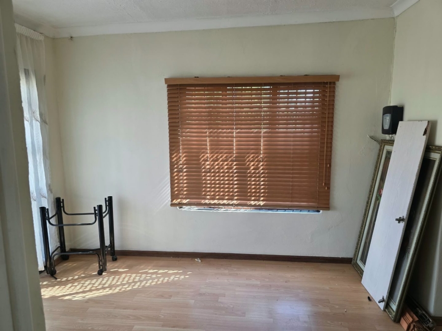 5 Bedroom Property for Sale in Kwaggasrand Gauteng