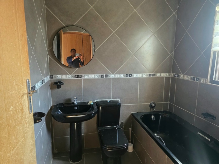 5 Bedroom Property for Sale in Kwaggasrand Gauteng