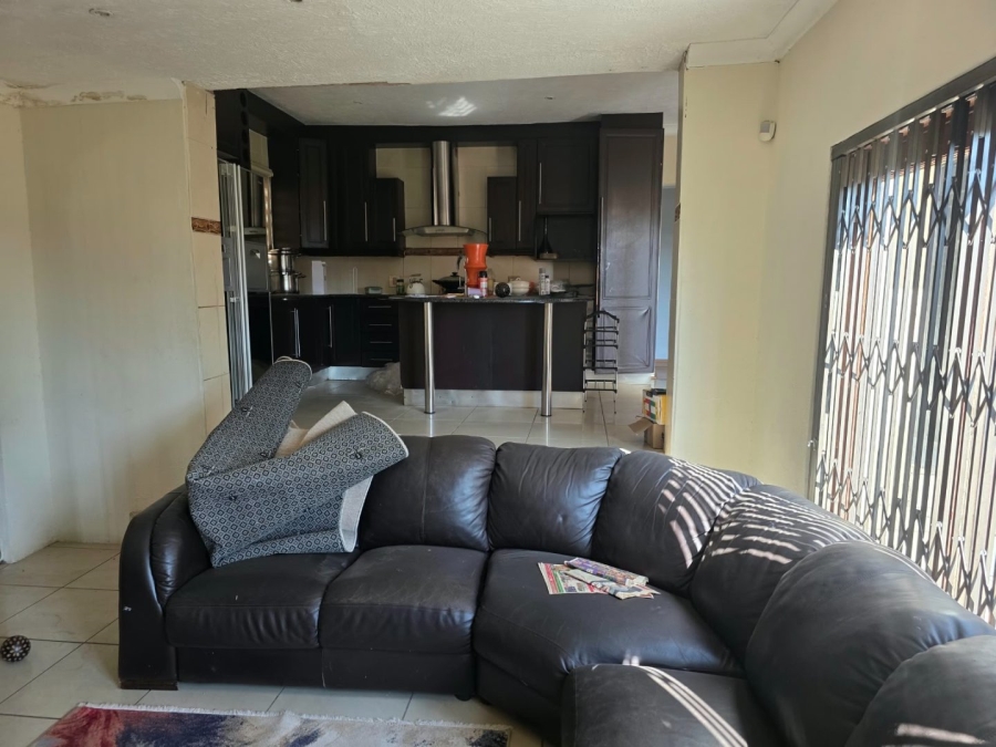 5 Bedroom Property for Sale in Kwaggasrand Gauteng