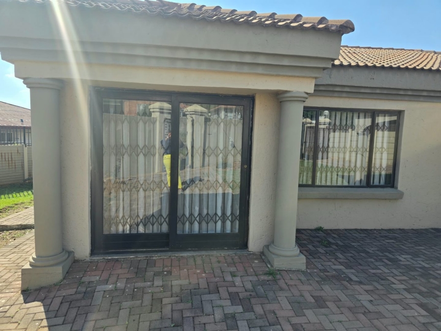5 Bedroom Property for Sale in Kwaggasrand Gauteng