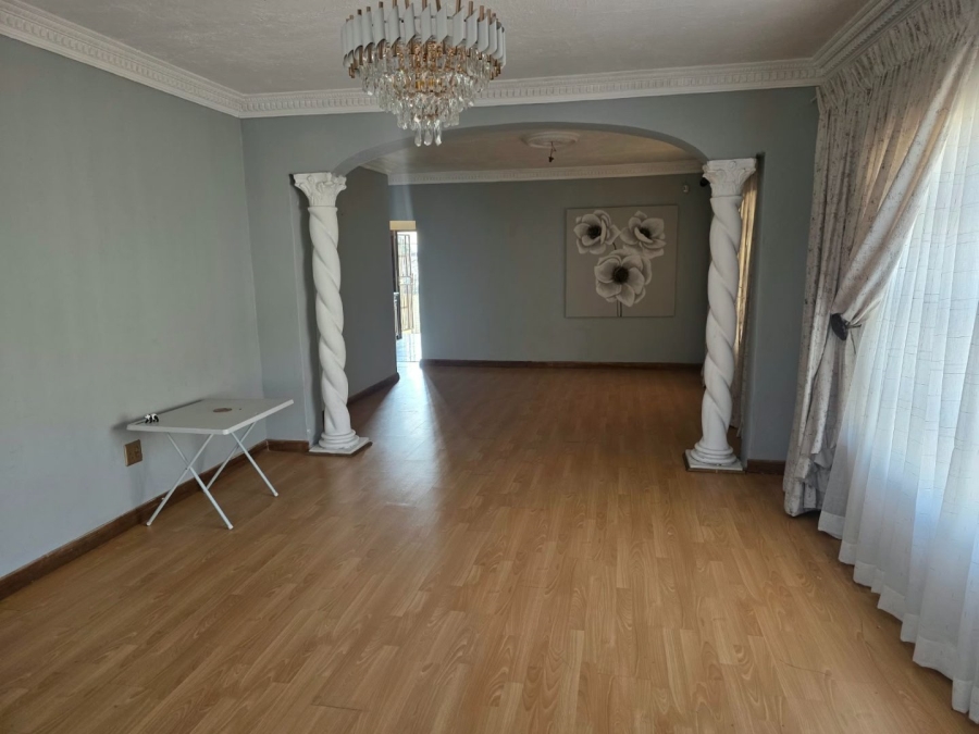 5 Bedroom Property for Sale in Kwaggasrand Gauteng