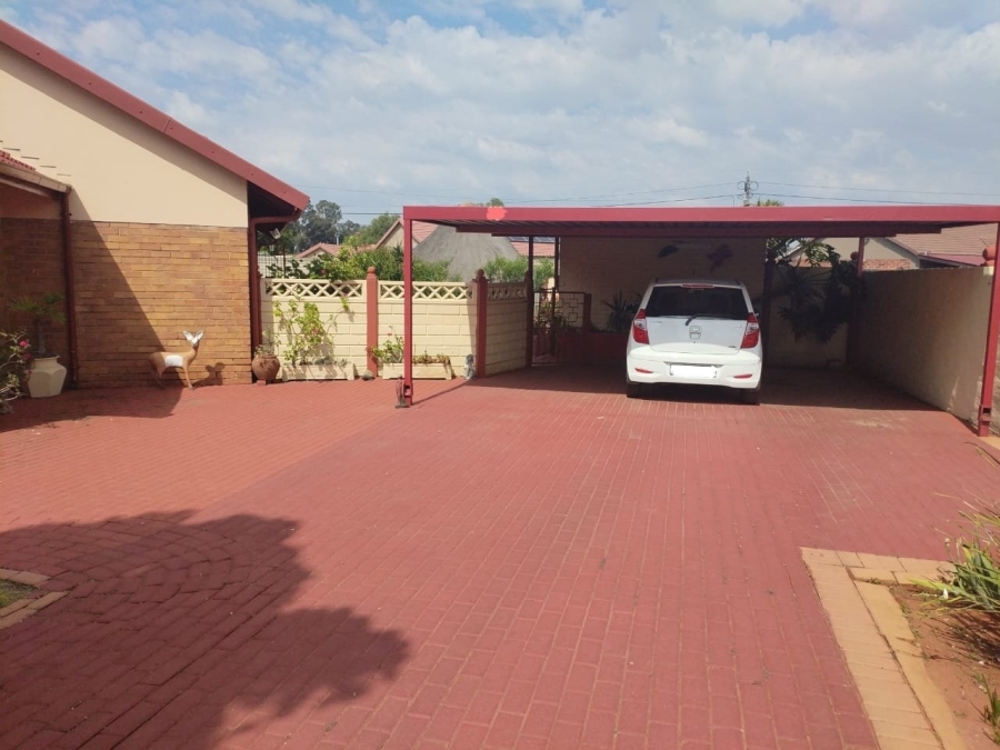 3 Bedroom Property for Sale in Edelweiss Gauteng