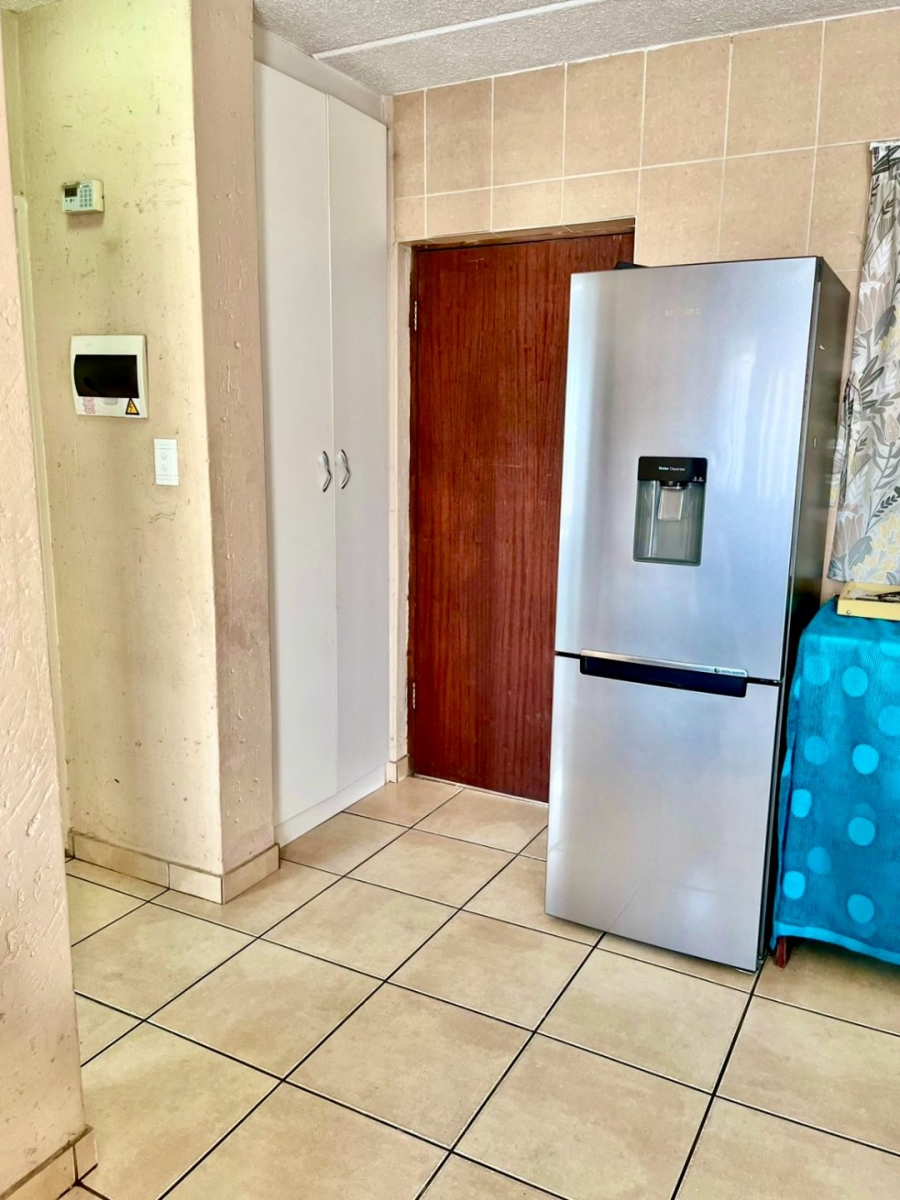 1 Bedroom Property for Sale in Ormonde View Gauteng