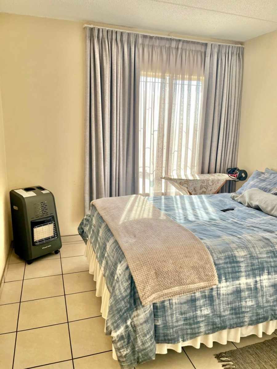 1 Bedroom Property for Sale in Ormonde View Gauteng