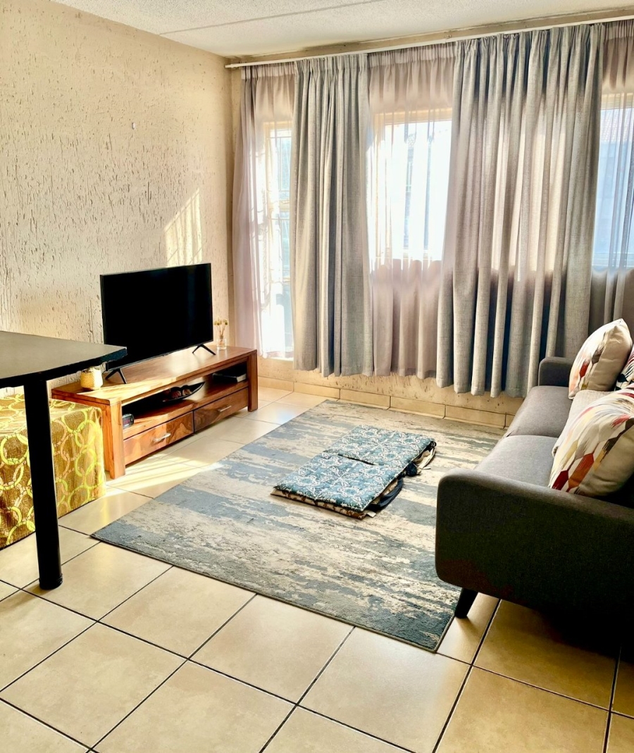 1 Bedroom Property for Sale in Ormonde View Gauteng