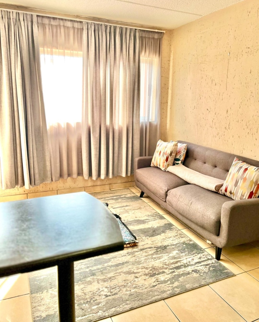 1 Bedroom Property for Sale in Ormonde View Gauteng