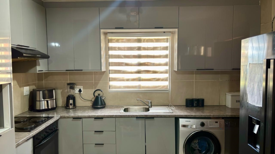 2 Bedroom Property for Sale in Ormonde View Gauteng