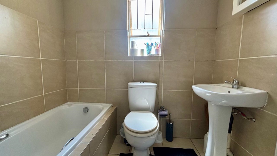 2 Bedroom Property for Sale in Ormonde View Gauteng