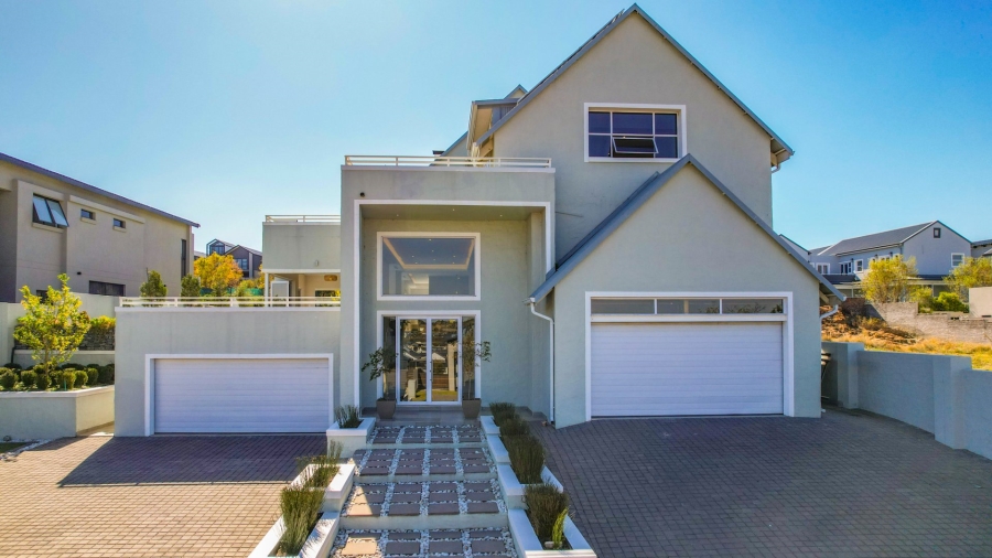 4 Bedroom Property for Sale in Waterfall Country Estate Gauteng