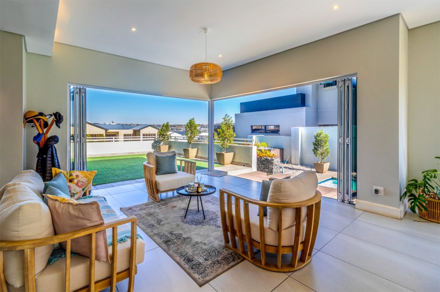 4 Bedroom Property for Sale in Waterfall Country Estate Gauteng