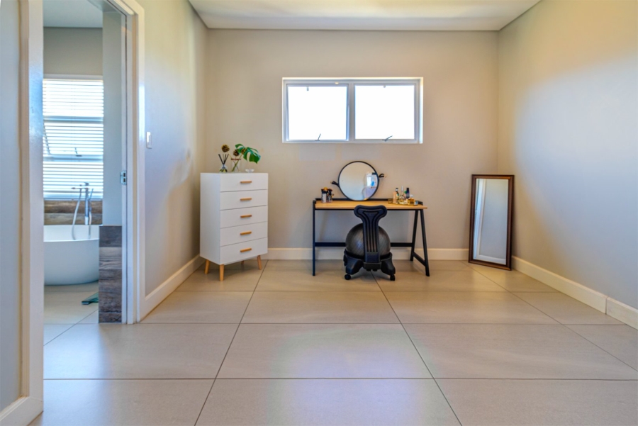 4 Bedroom Property for Sale in Waterfall Country Estate Gauteng