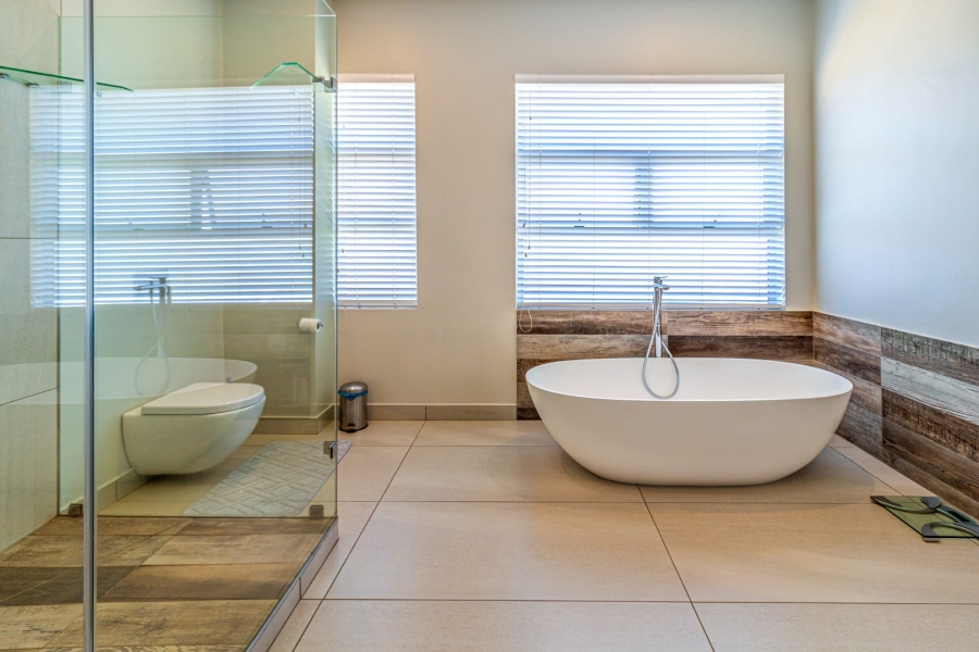 4 Bedroom Property for Sale in Waterfall Country Estate Gauteng