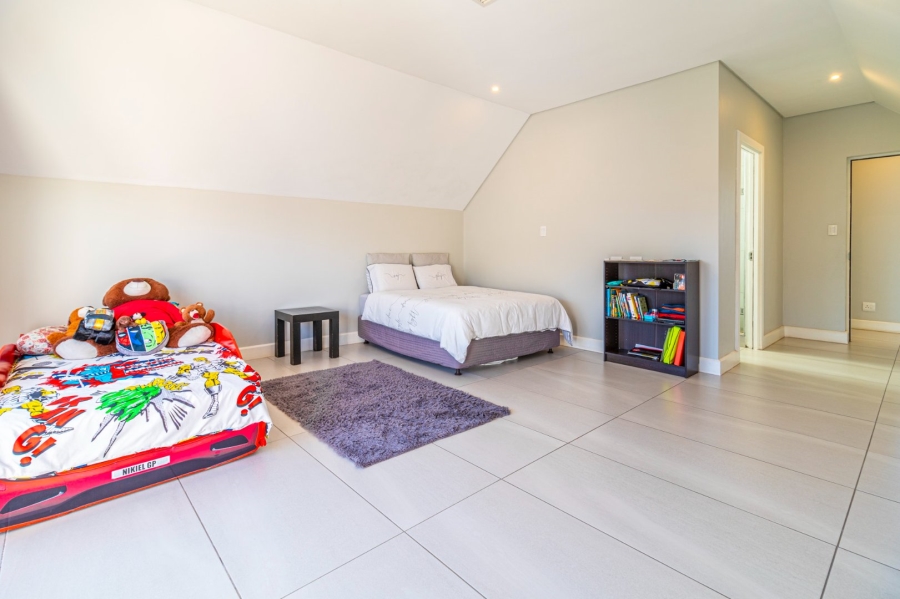 4 Bedroom Property for Sale in Waterfall Country Estate Gauteng