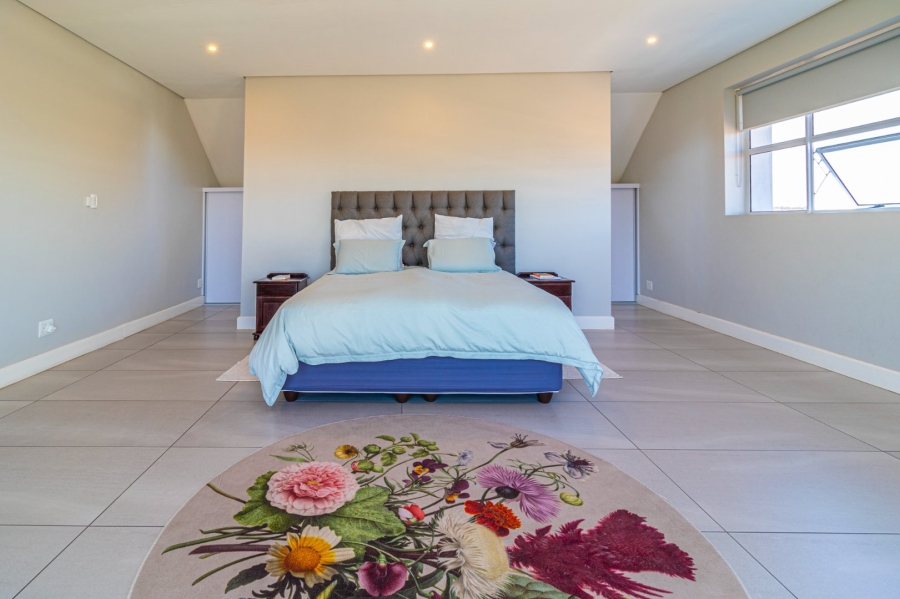 4 Bedroom Property for Sale in Waterfall Country Estate Gauteng